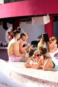 socialtel koh samui party hotel