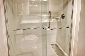 hampton inn and suites asheville airport