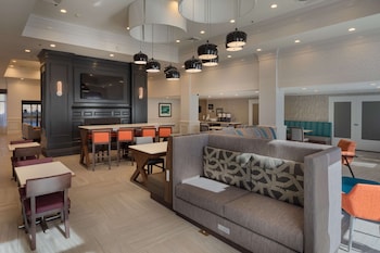 hampton inn and suites asheville airport