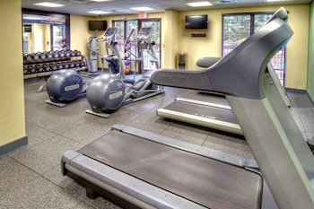 hampton inn and suites asheville airport