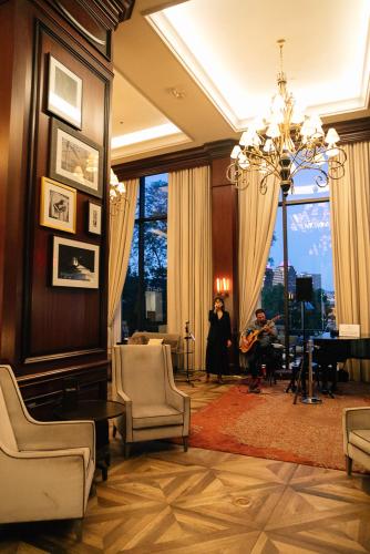 intercontinental kansas city at the plaza by ihg