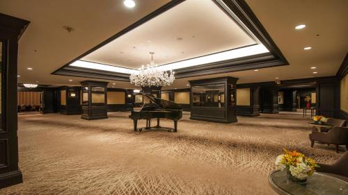 intercontinental kansas city at the plaza by ihg
