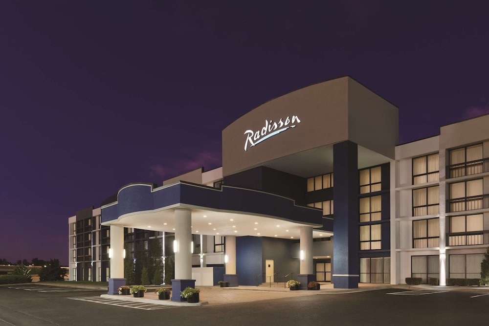 Radisson Hotel Lenexa Overland Park,Near Oak Park Mall,4 star