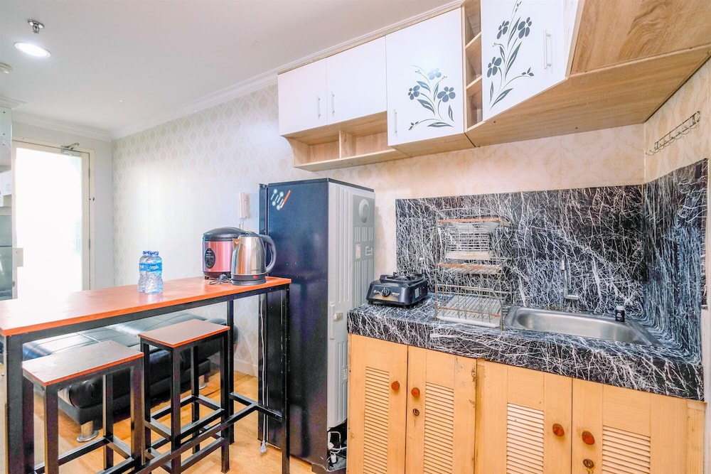 nice comfort 2br at cinere bellevue suites apartment
