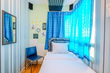 nice comfort 2br at cinere bellevue suites apartment