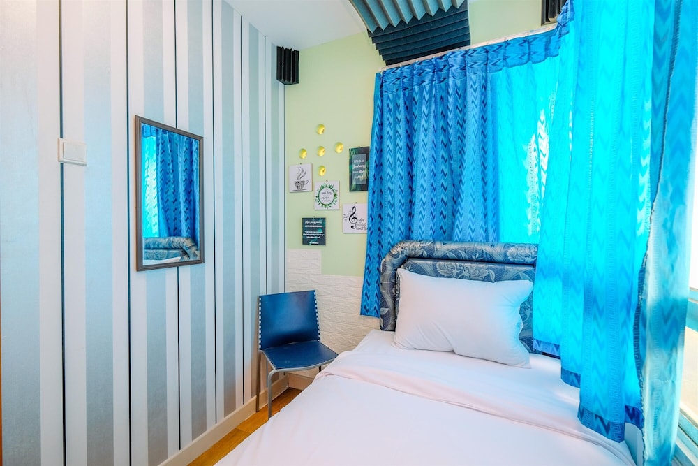 nice comfort 2br at cinere bellevue suites apartment