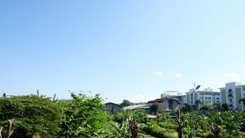 Modern And Homey 2Br At Puncak Kertajaya Apartment,,0 star