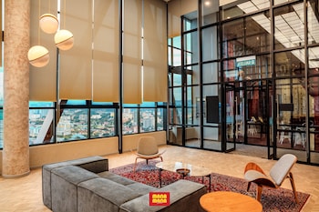 mana mana suites at scarletz klcc