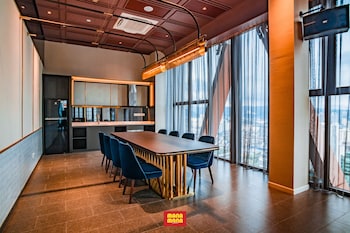 mana mana suites at scarletz klcc