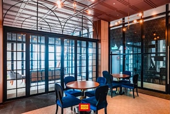 mana mana suites at scarletz klcc