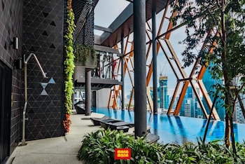 mana mana suites at scarletz klcc