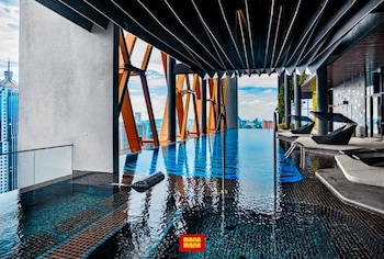 mana mana suites at scarletz klcc
