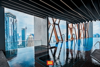 mana mana suites at scarletz klcc