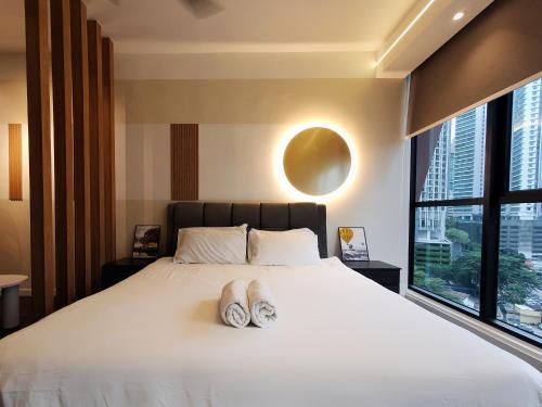 scarletz suites klcc by mykey global