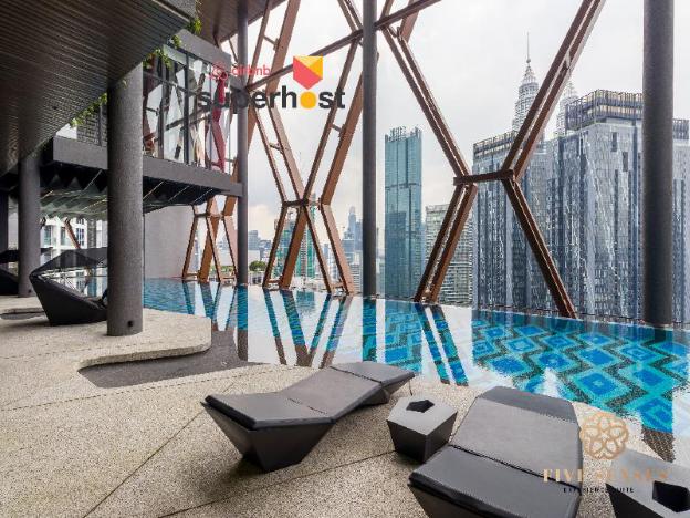scarletz suites klcc by mykey global