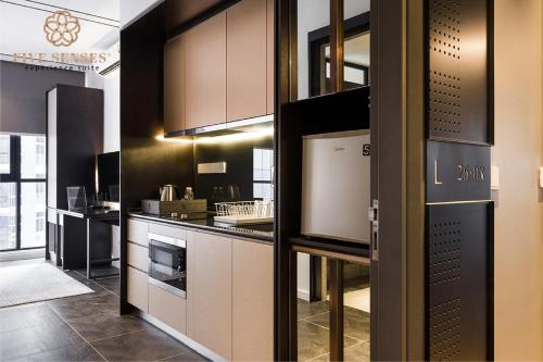 scarletz suites klcc by mykey global