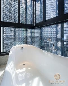 scarletz suites klcc by mykey global