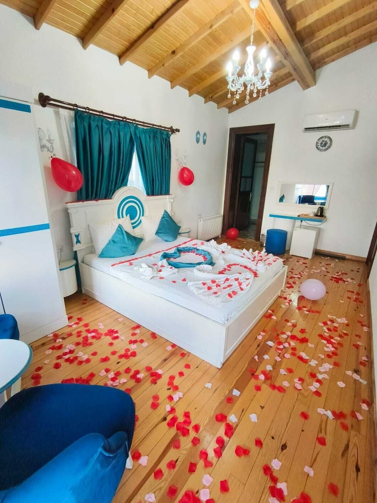 buyukada mavi palas hotel