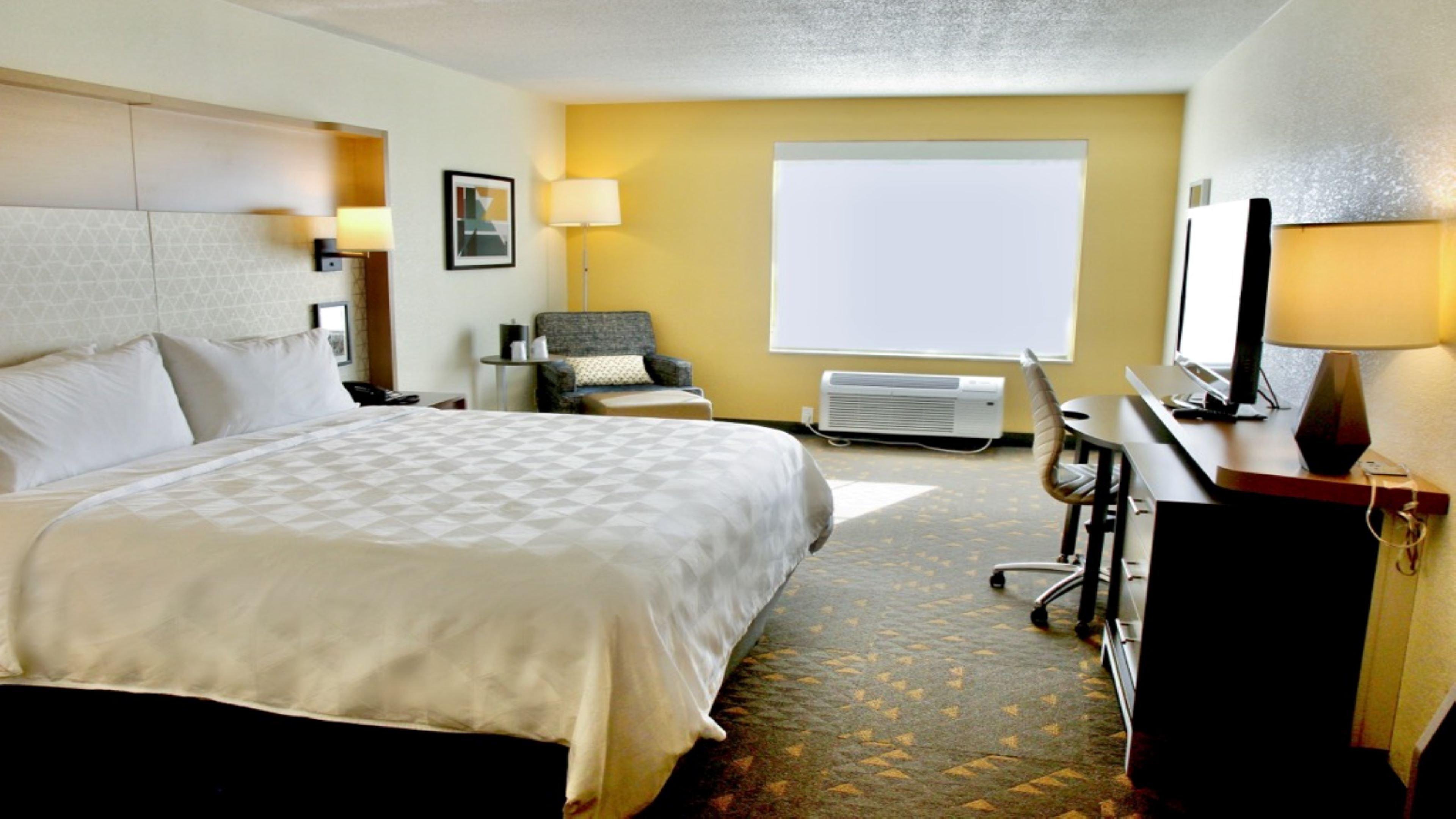 holiday inn and suites overland park conv ctr