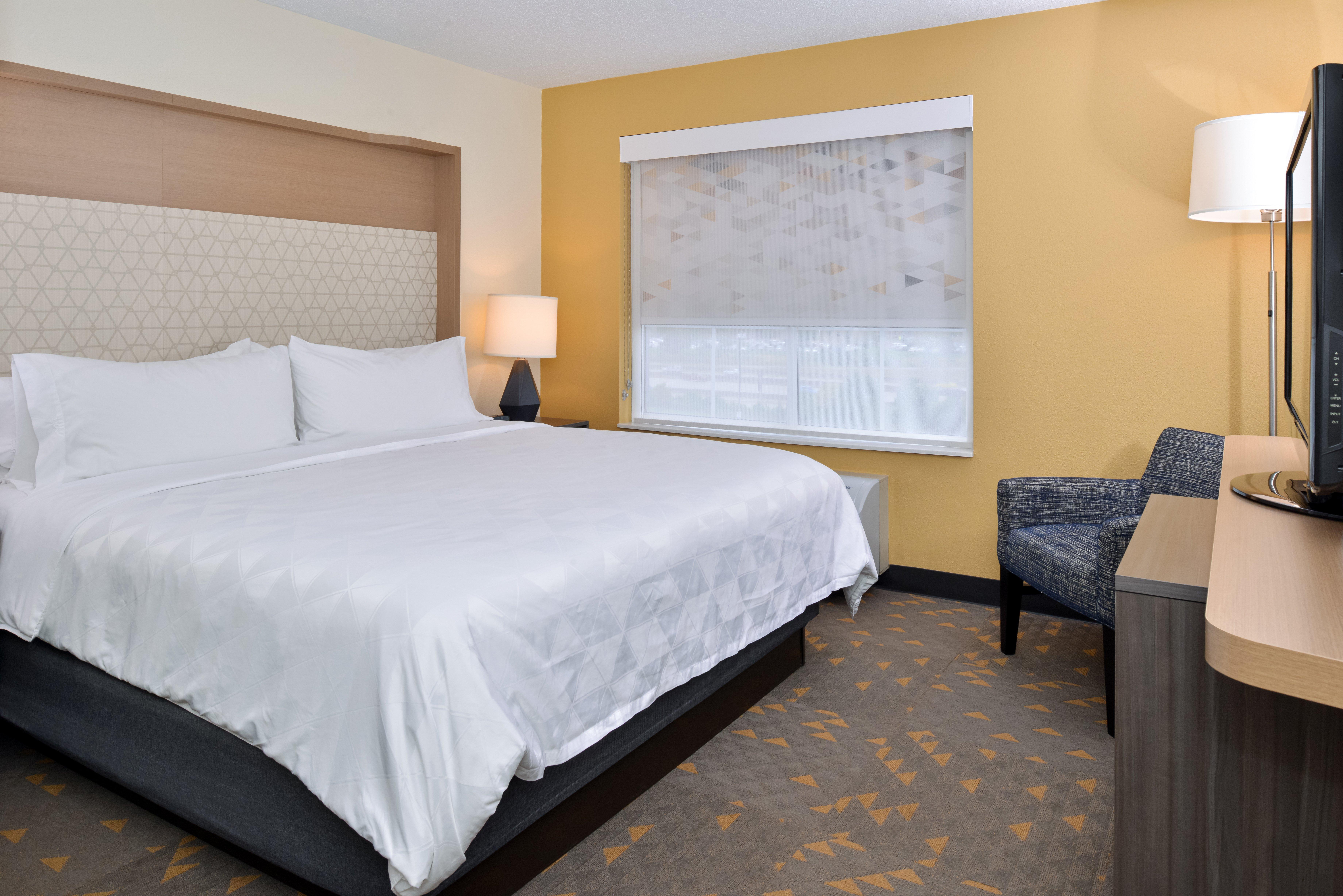 holiday inn and suites overland park conv ctr