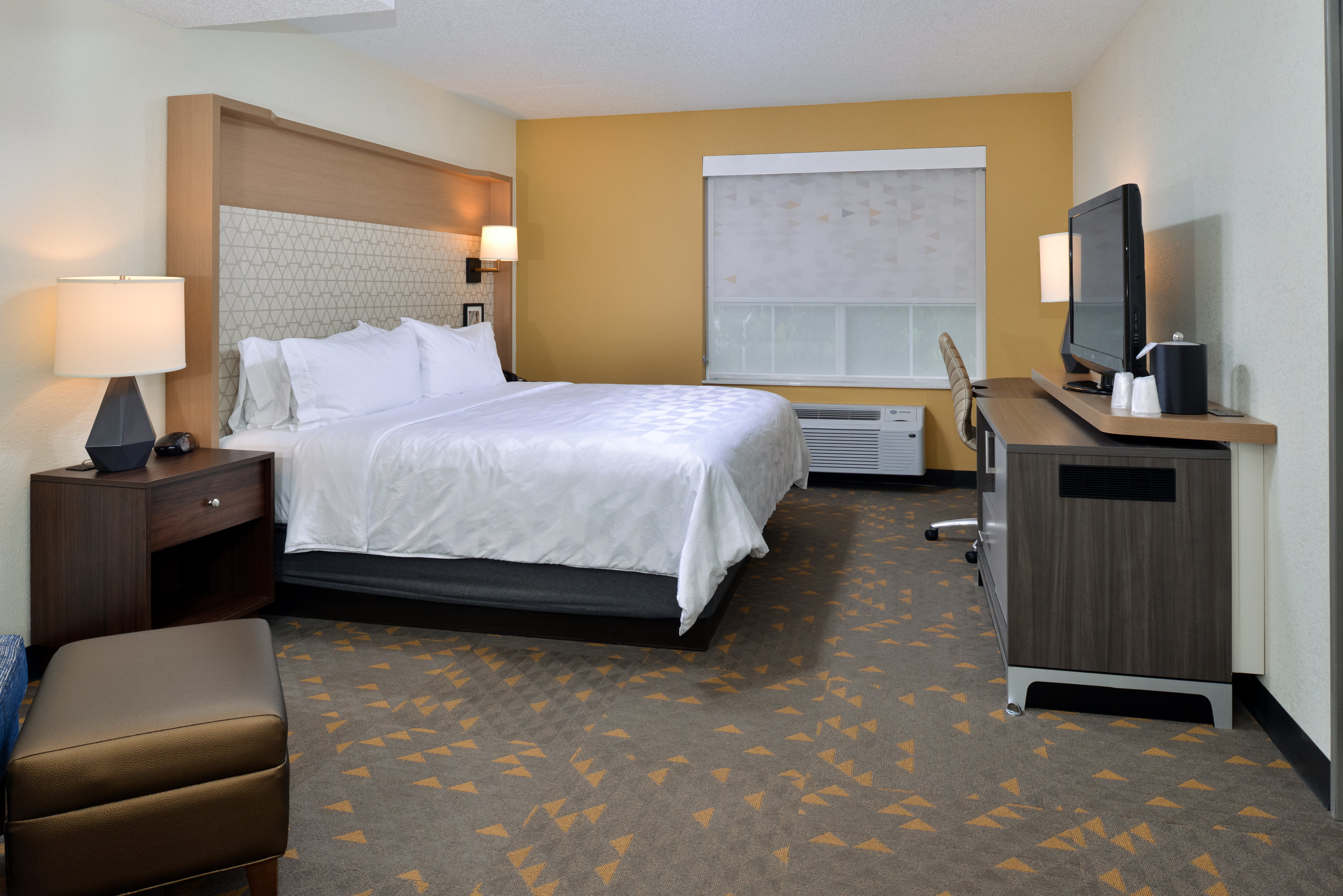 holiday inn and suites overland park conv ctr