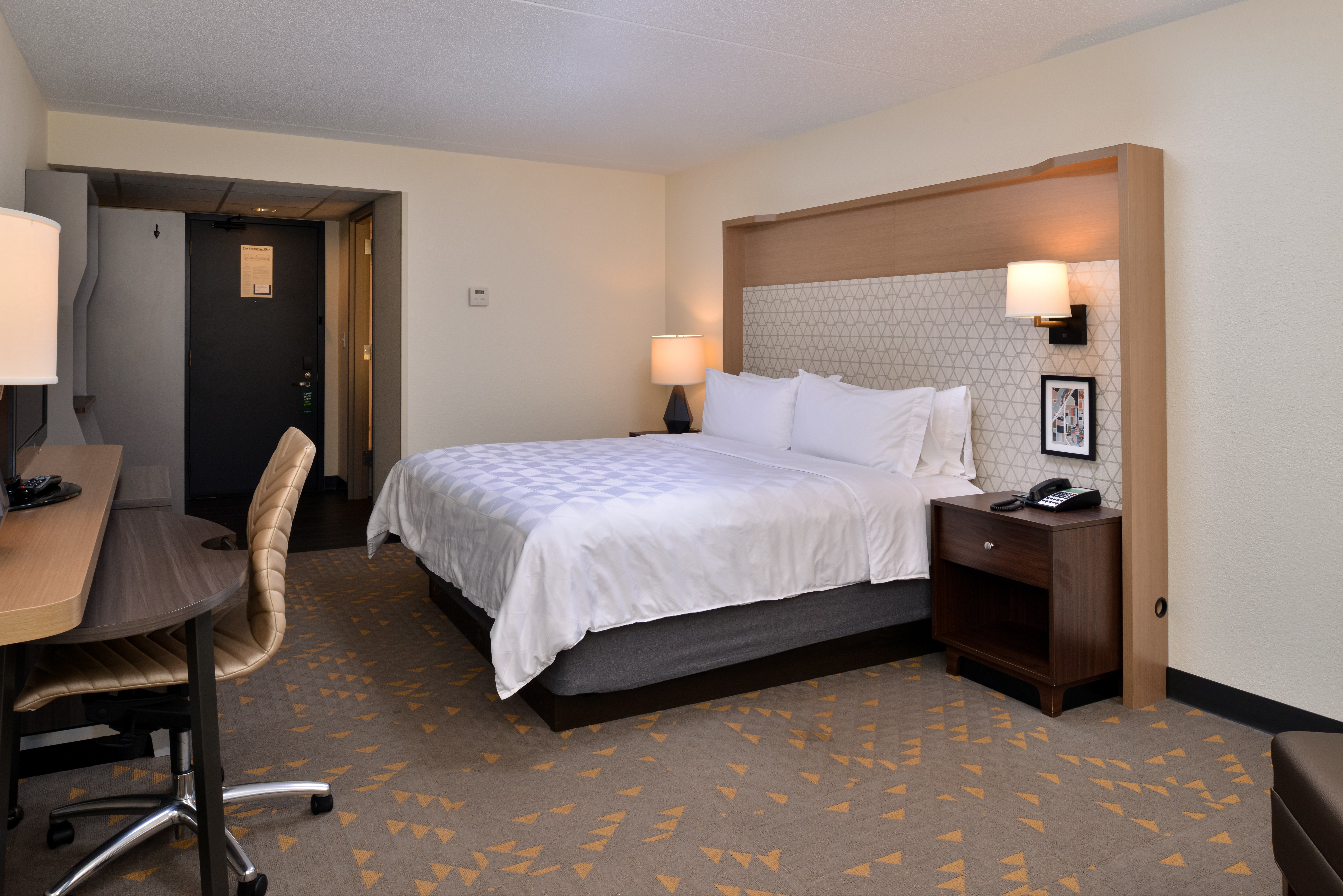 holiday inn and suites overland park conv ctr