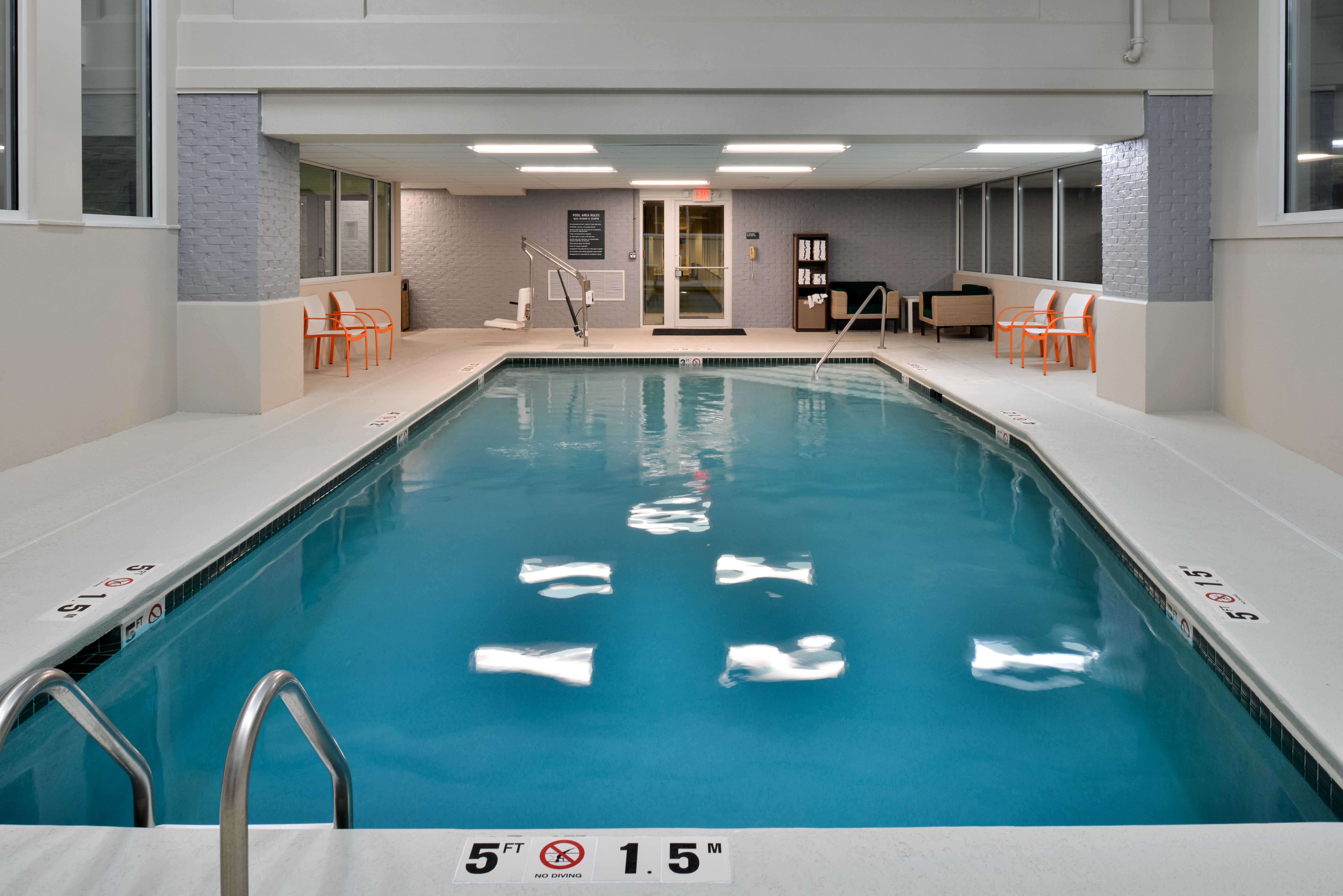 holiday inn and suites overland park conv ctr