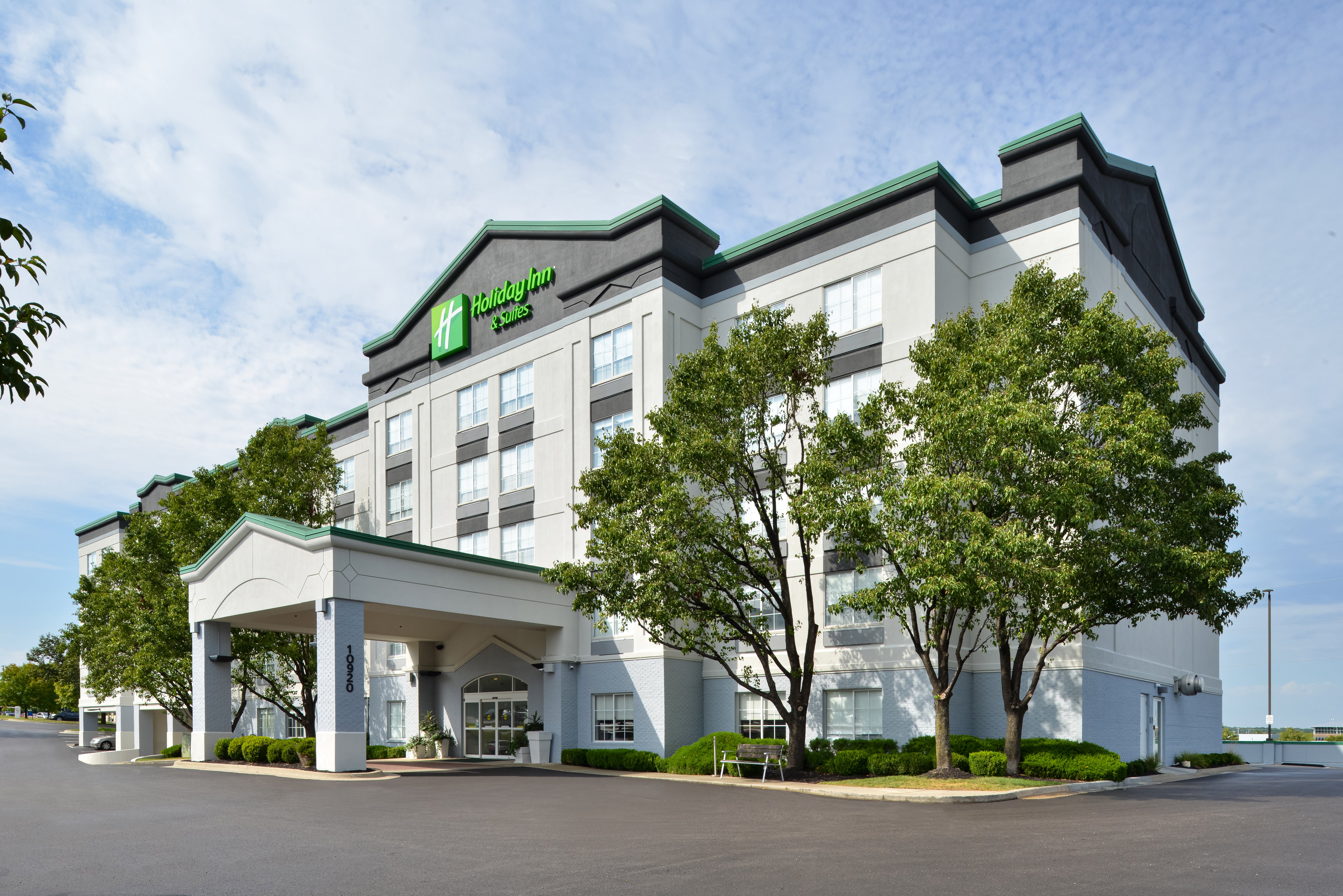 holiday inn and suites overland park conv ctr