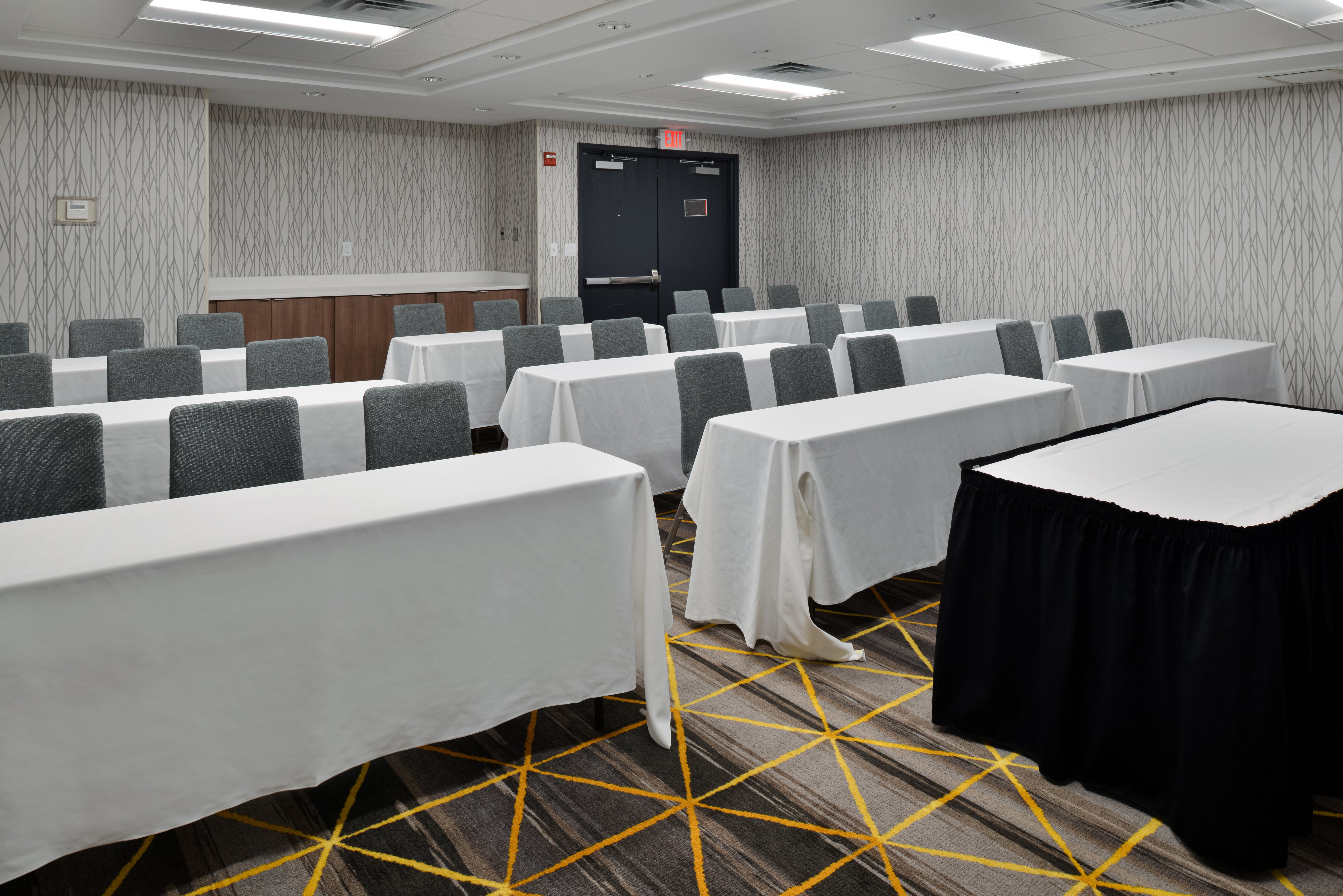 holiday inn and suites overland park conv ctr