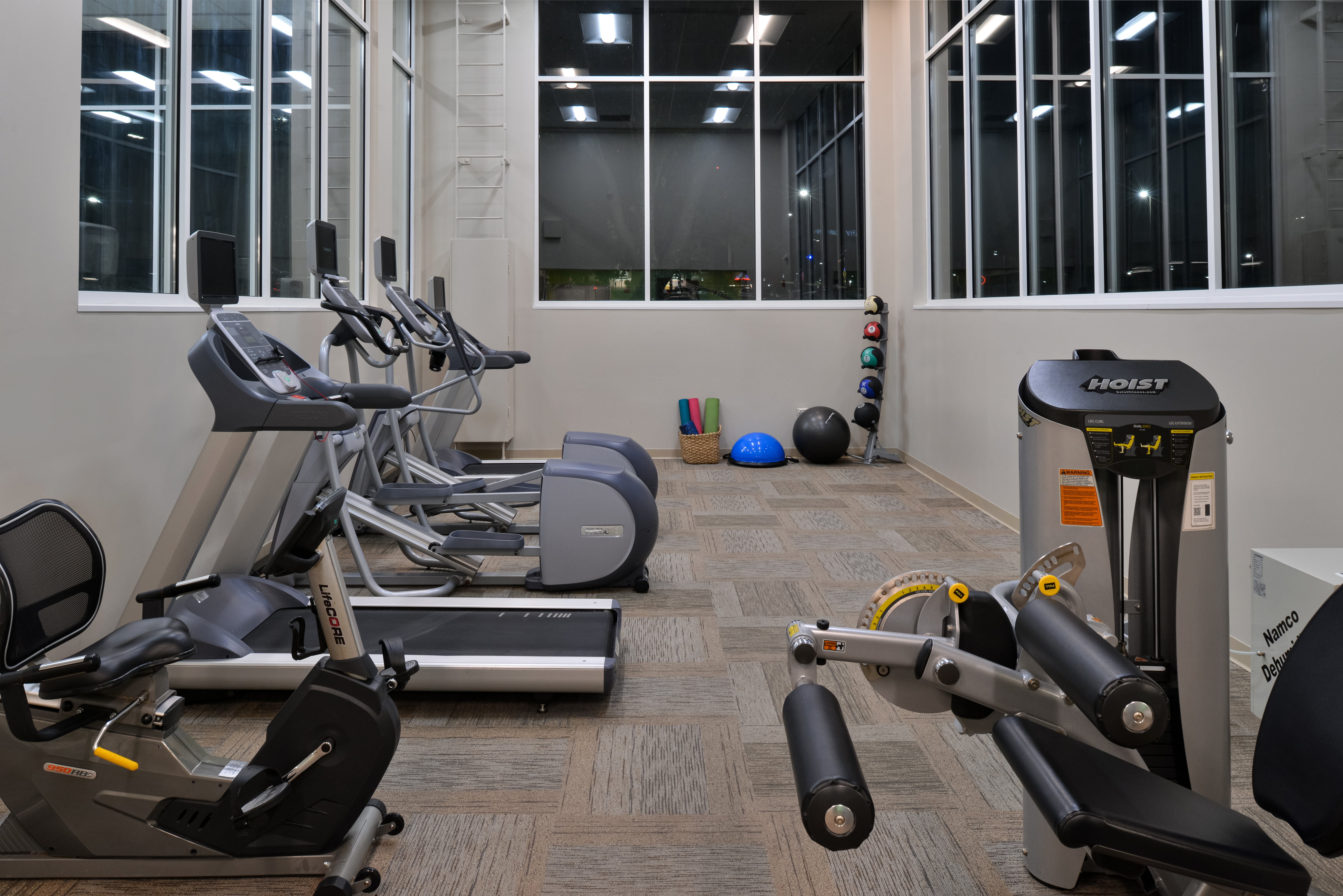 holiday inn and suites overland park conv ctr