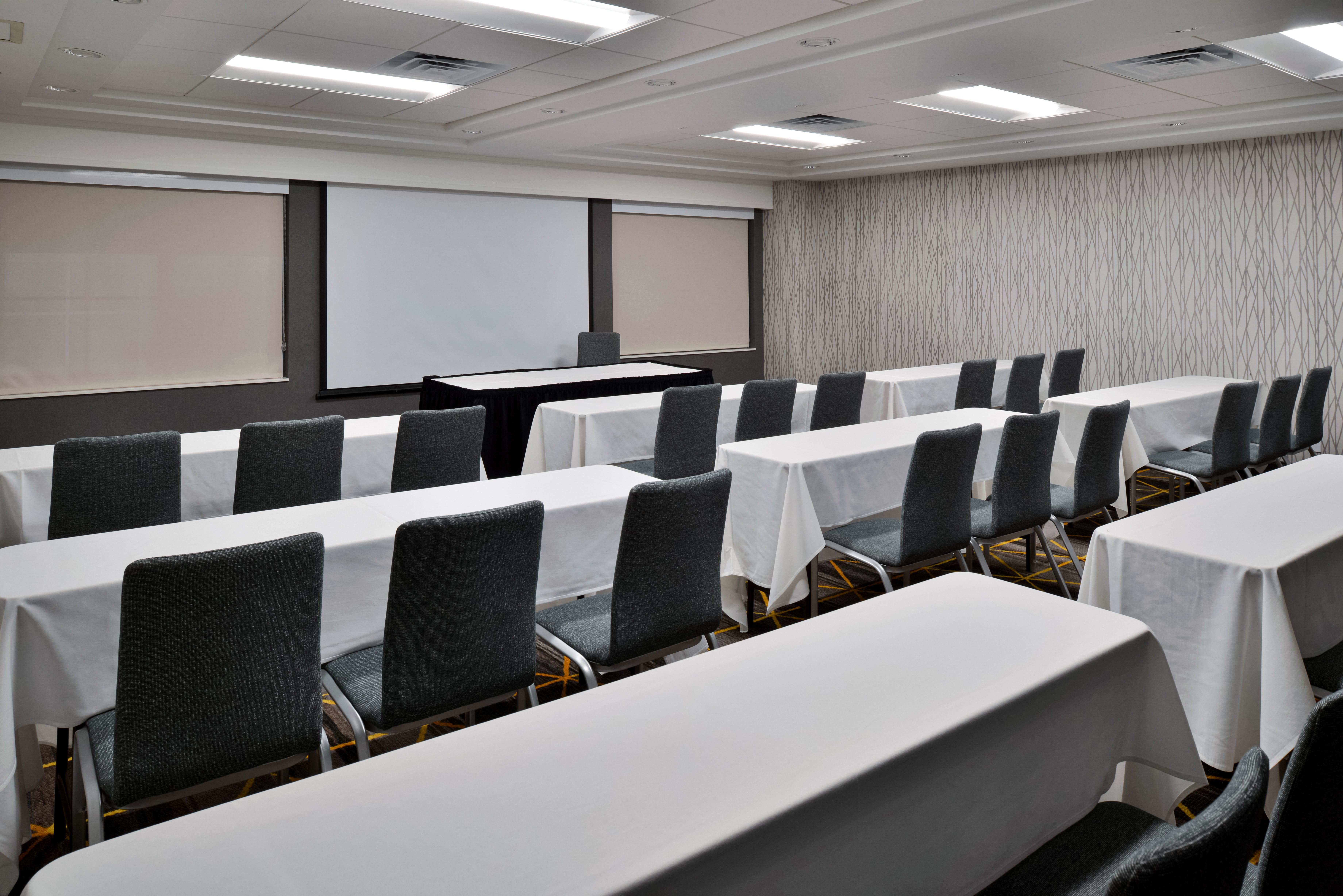 holiday inn and suites overland park conv ctr