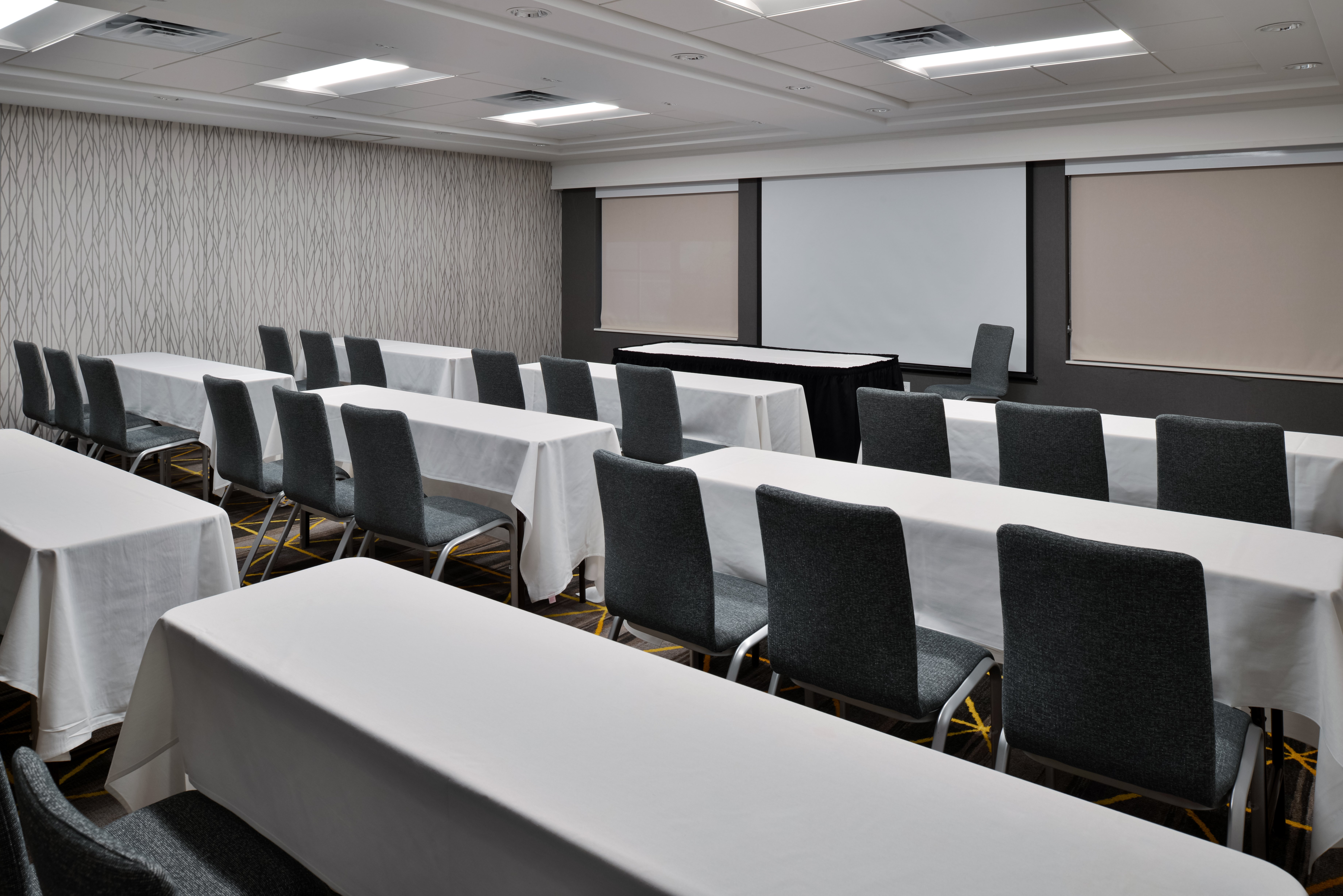 holiday inn and suites overland park conv ctr