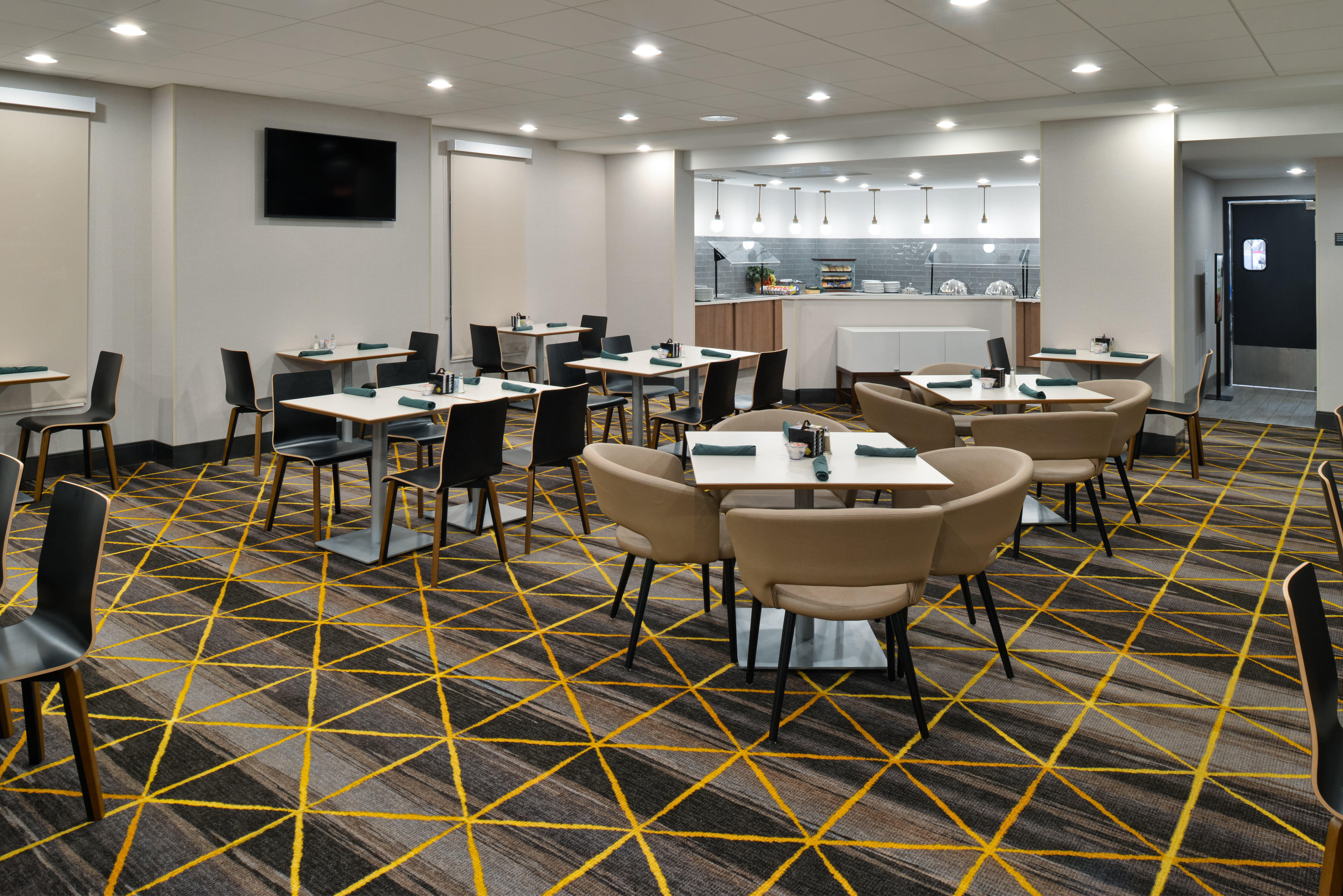 holiday inn and suites overland park conv ctr