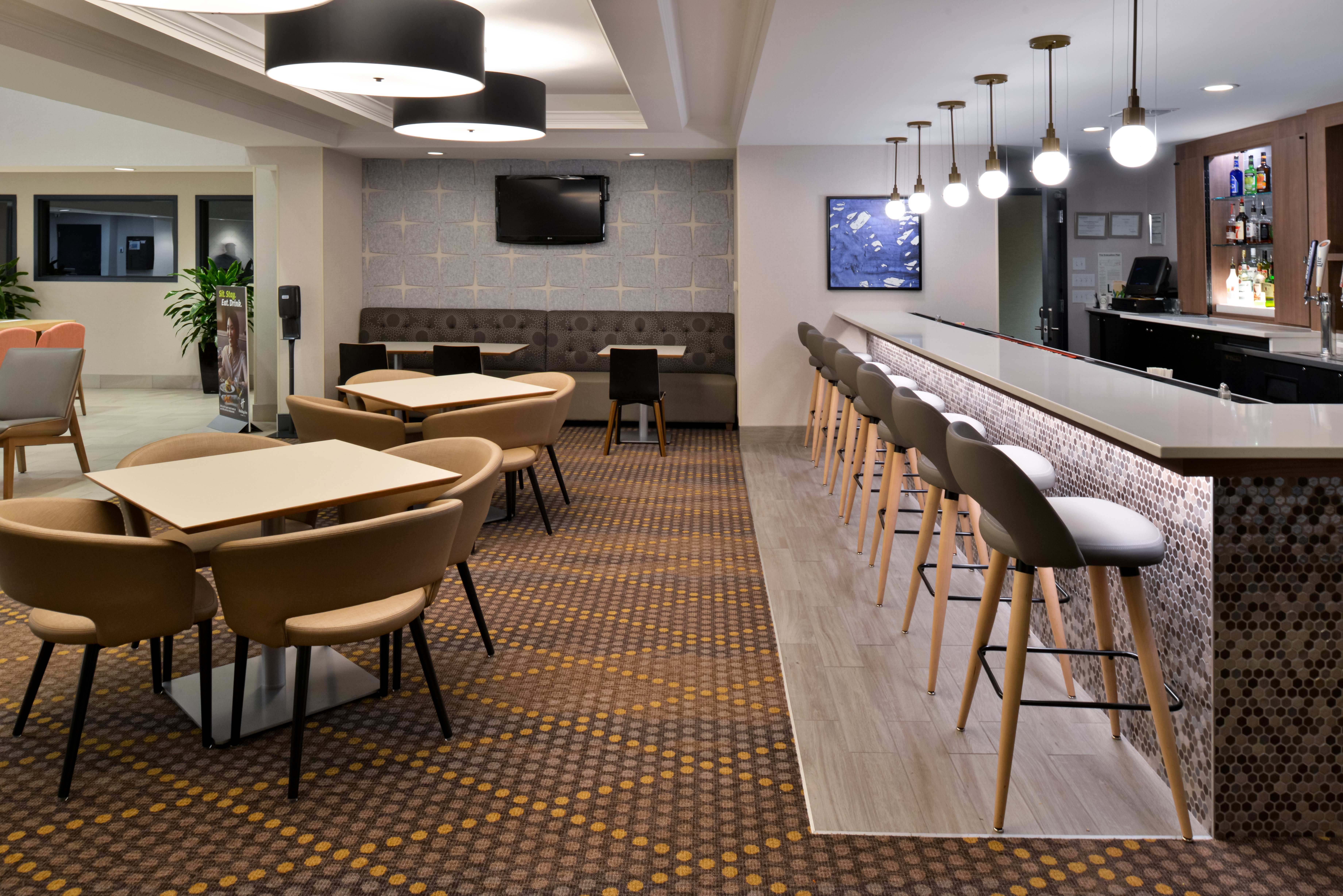 holiday inn and suites overland park conv ctr