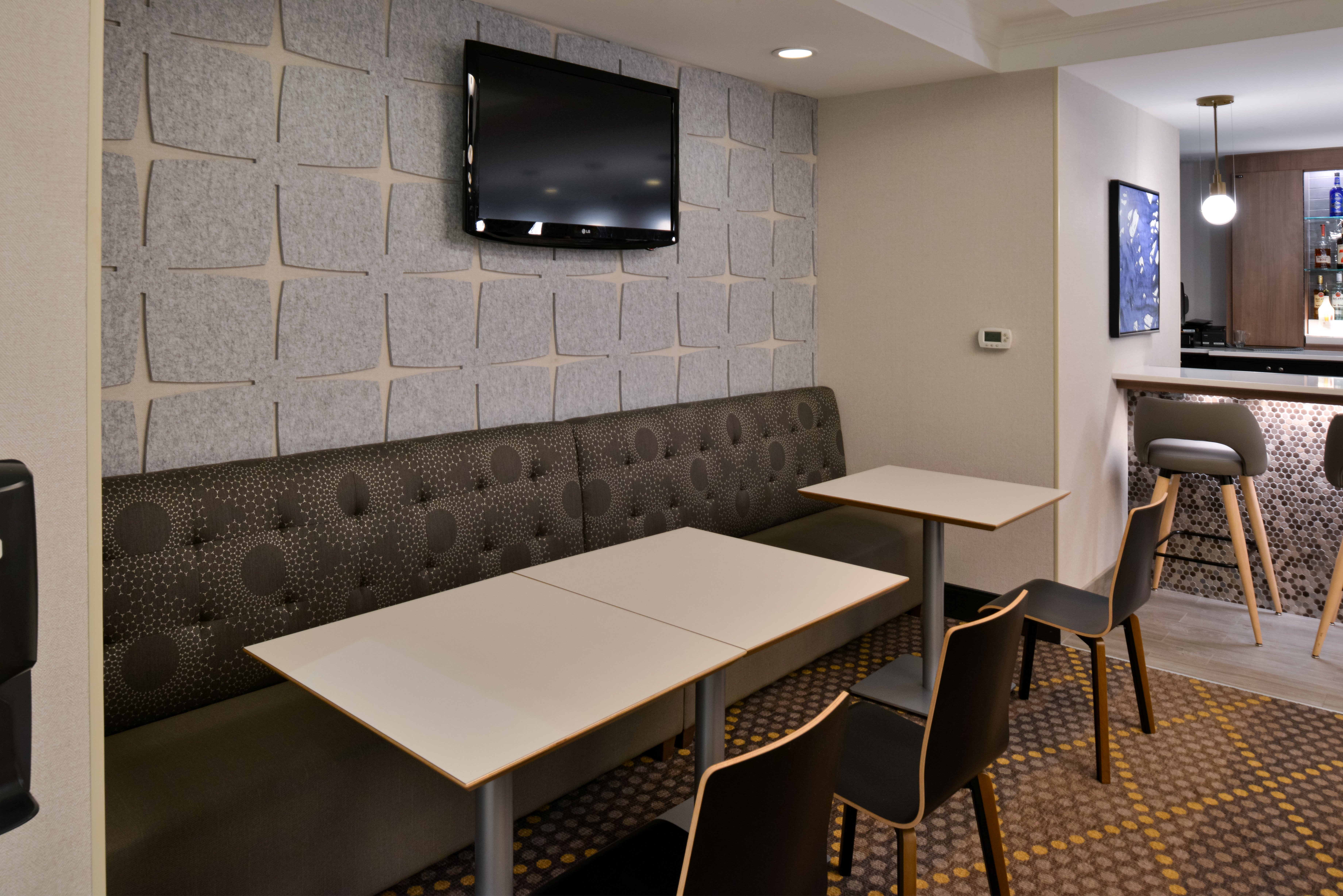 holiday inn and suites overland park conv ctr