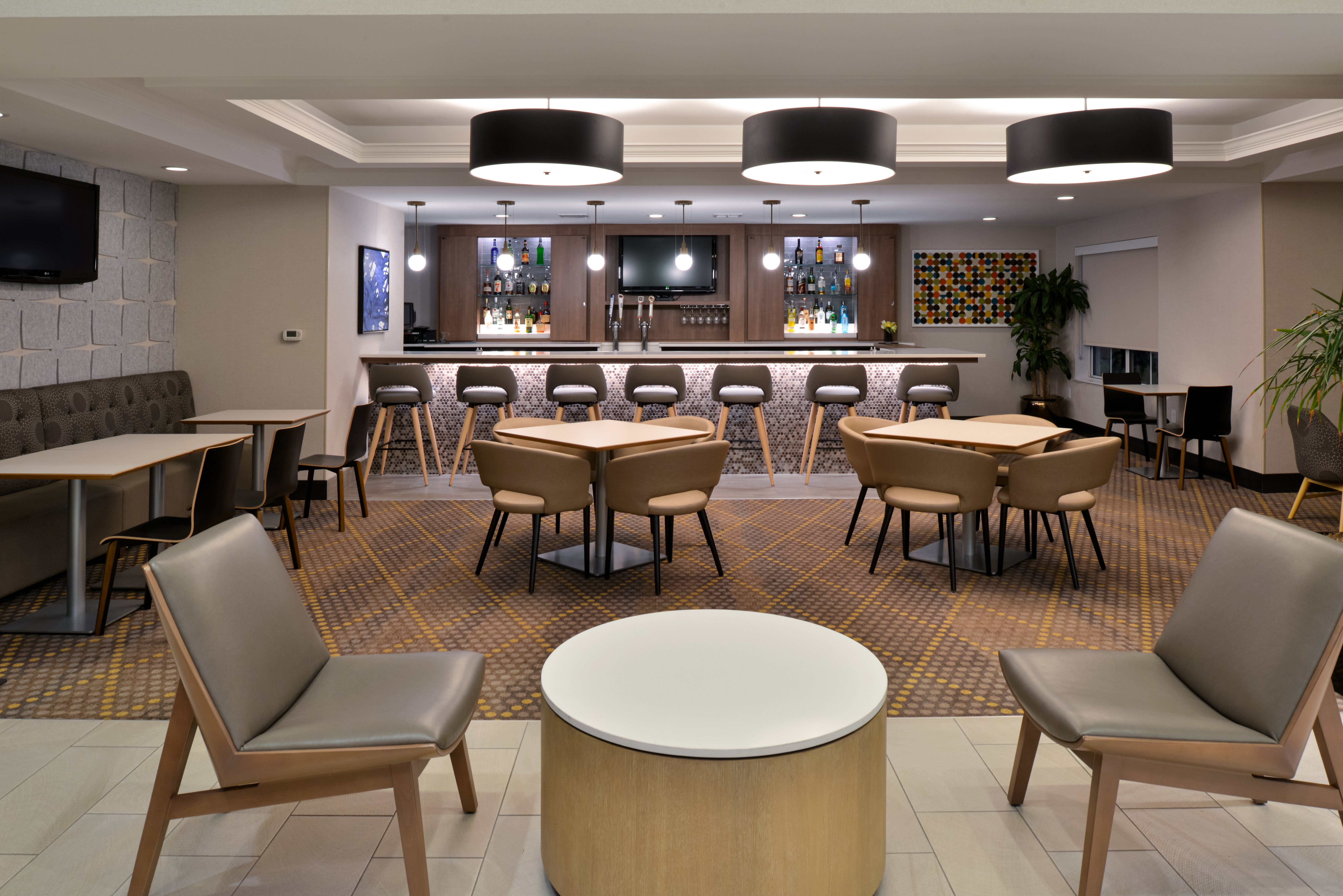 holiday inn and suites overland park conv ctr