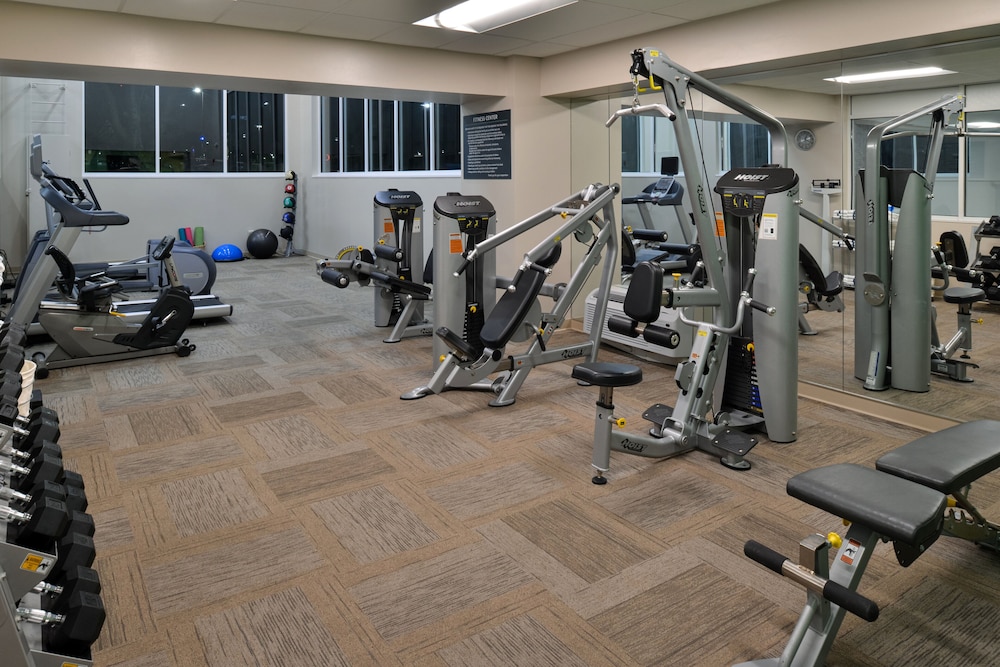 holiday inn and suites overland park conv ctr
