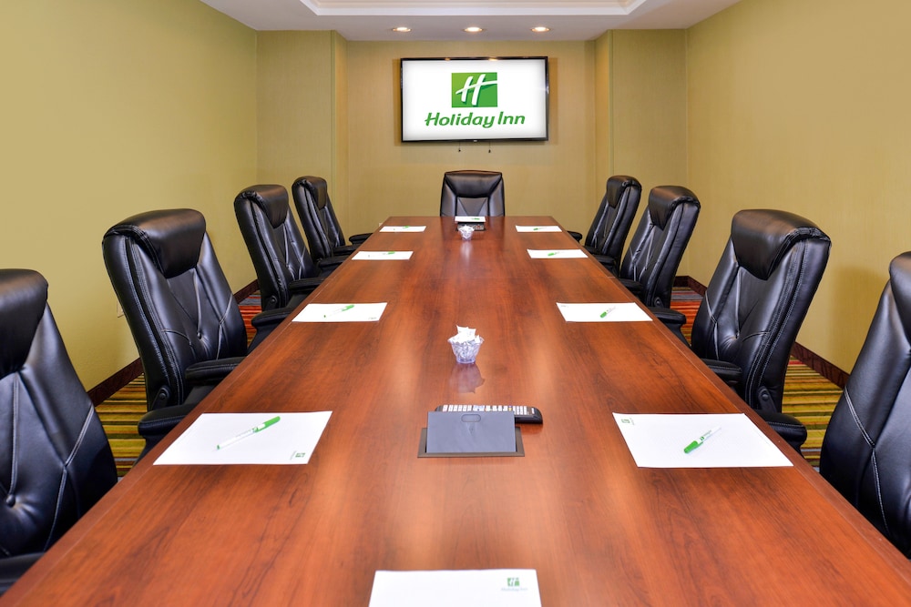 holiday inn and suites overland park conv ctr