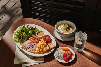 yanh ratchawat hotel