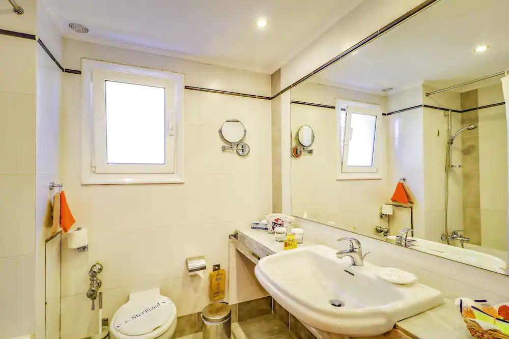 creta royal adults only