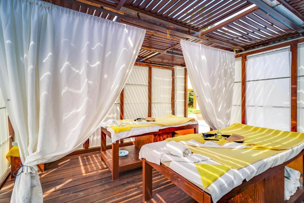 creta royal adults only
