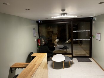 9wagram hotel