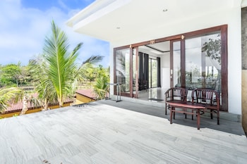 pini sentana village