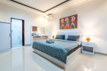 pini sentana village