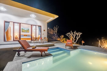 pini sentana village