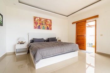 pini sentana village