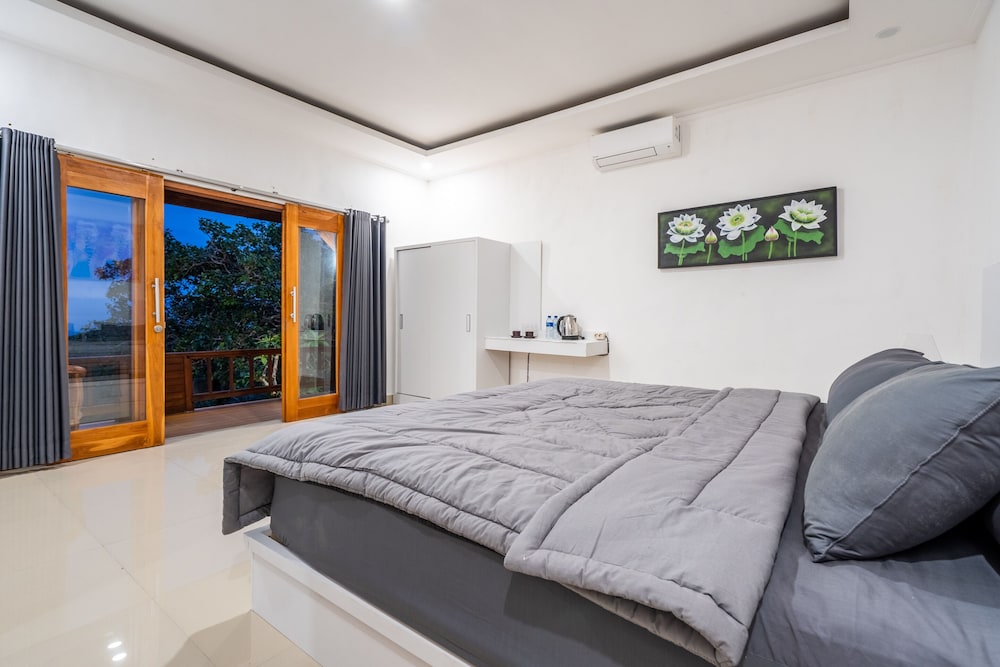 pini sentana village