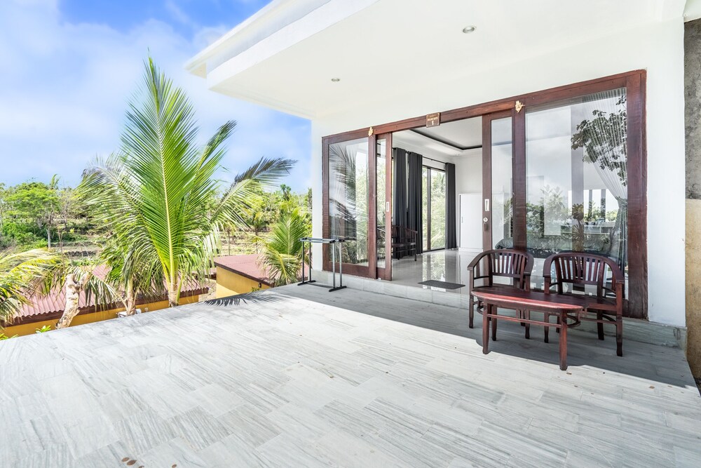 pini sentana village