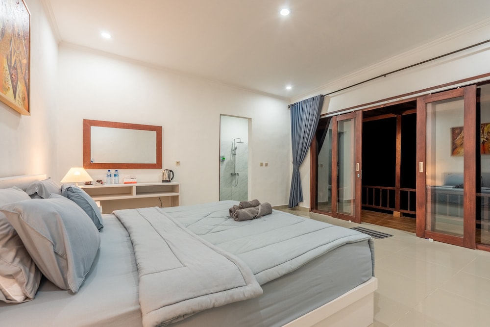 pini sentana village