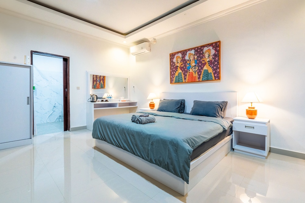 pini sentana village